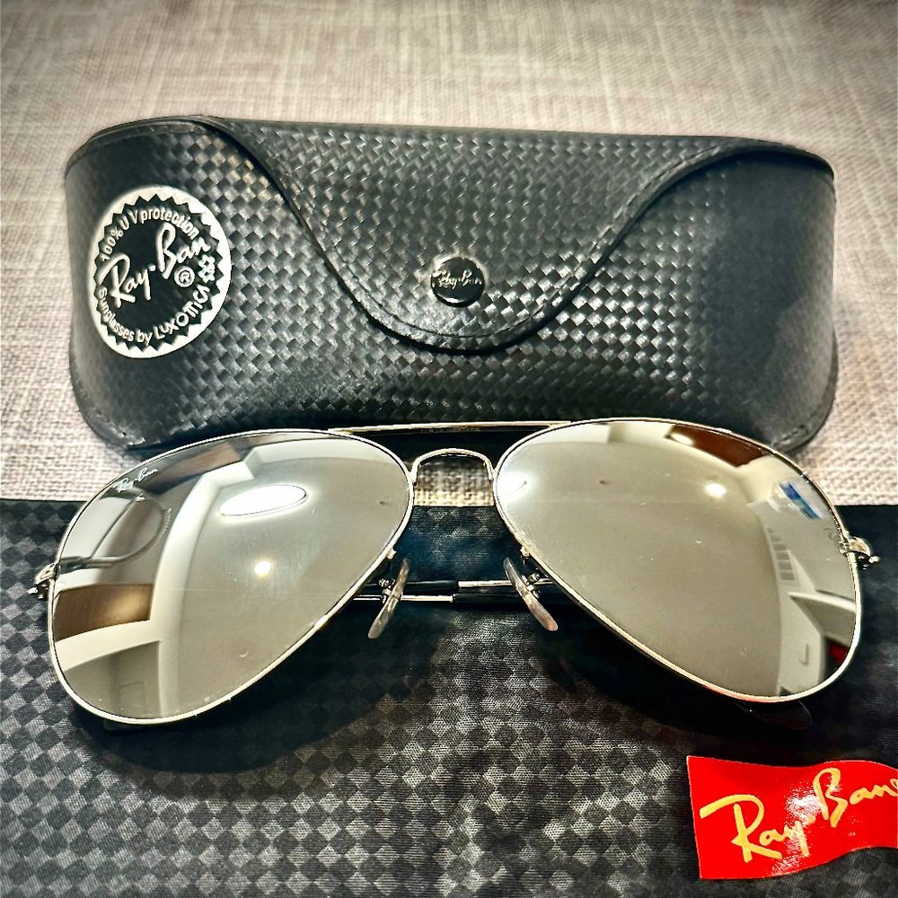 Never Worn RayBan Aviator Carbon Fiber Silver Mirror Lenses